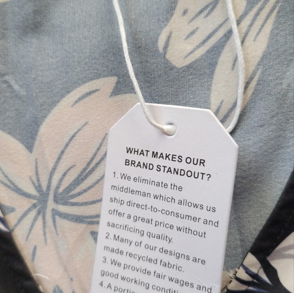 Lady's about the knee dress...id#016 - Picture 2 of 10